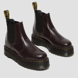 NWT Dr. Martens 2976 Smooth Leather Platform Chelsea Boots Size 36